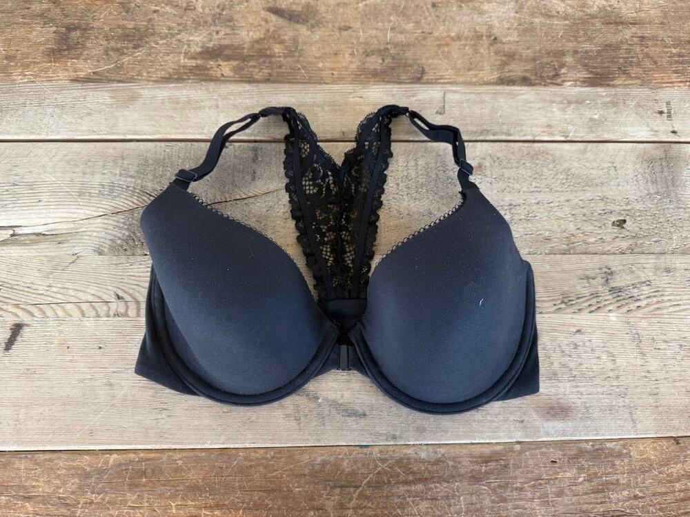 Victoria's Secret Black‎ Noir 32DDD Body by Victoria Lined Racerback Demi Bra